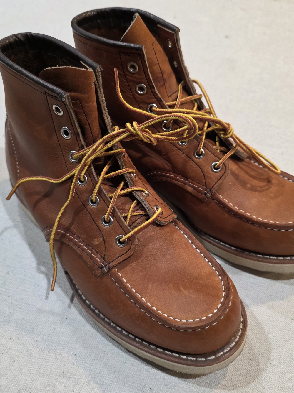 Men's Tan Leather Moc Toe Work Boots - Rugged Lace-Up Style